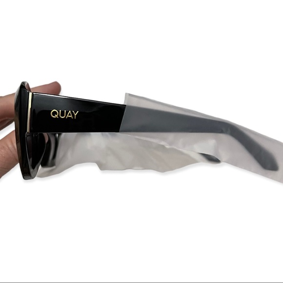 QUAY Real Me Sunglasses Black Frame Smoke Gradient Lenses Geometric Shape - Picture 6 of 10